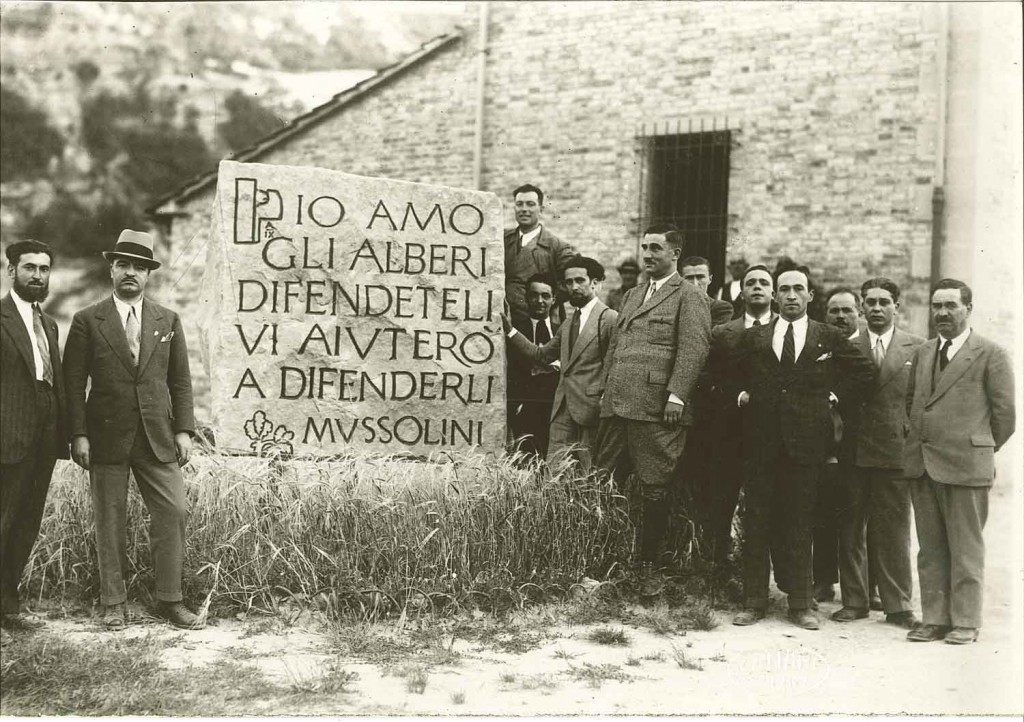 Foto 3. Appennino tosco-romagnolo, epoca fascista. Fonte: Archivio Consorzio di Bonifica della Romagna Occidentale – sede di Faenza.