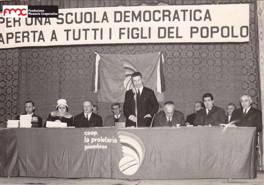 Foto 11. Iniziativa Per una scuola democratica aperta a tutti i figli del popolo, 1964